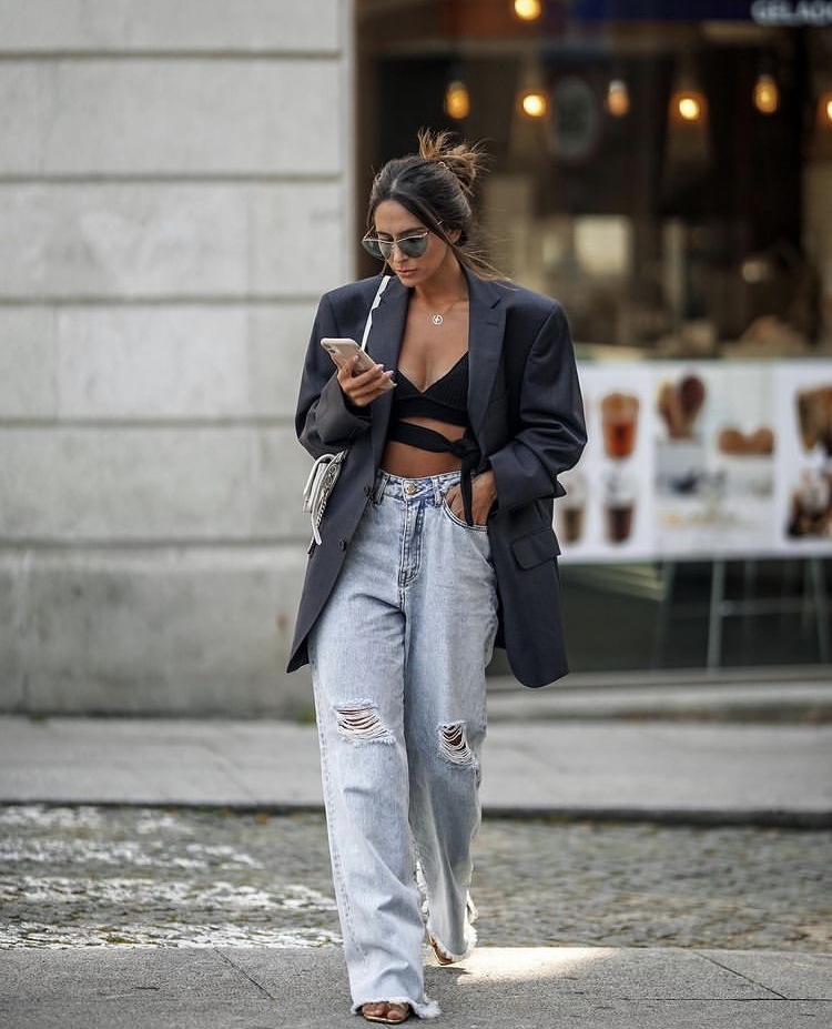 For Fashionistas: 10 Smart Jeans Outfit Ideas For Your Everyday Look. |  Boombuzz