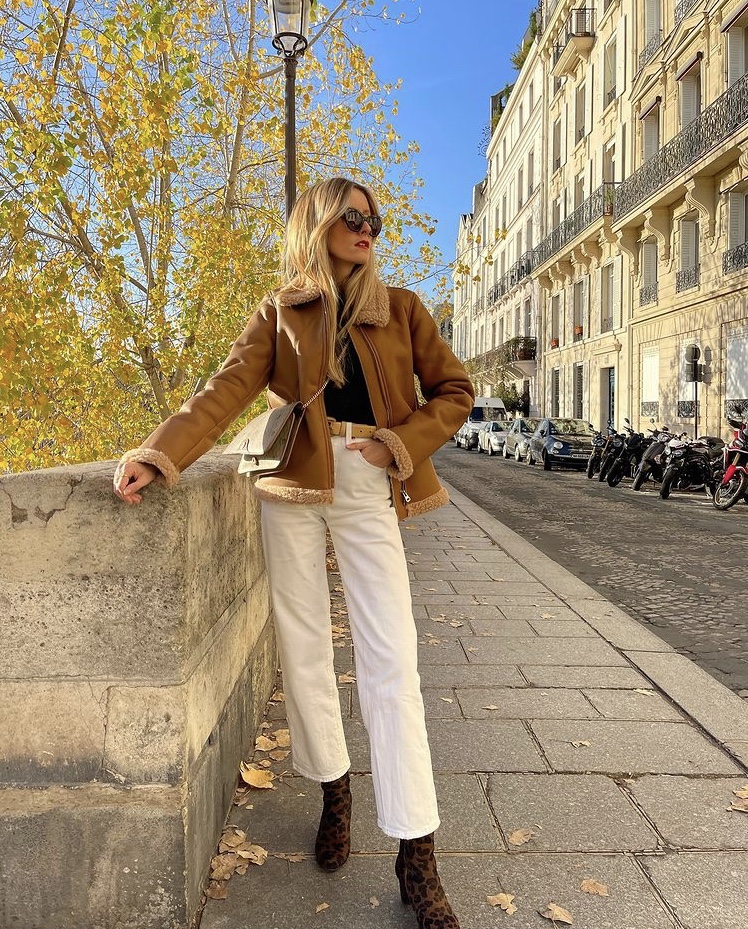 The Fashionable Way to Wear White Jeans in Winter