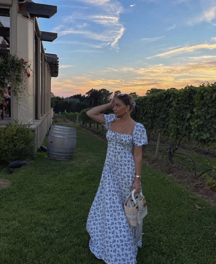 The 7+ Cutest Winery Outfit Ideas For Your Next Wine Tasting